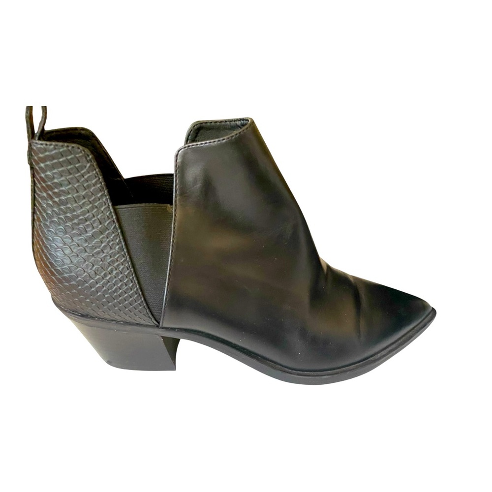 Dolce Vita Samy Black Leather Pointed Toe 2" Block Heal Booties Snake Embossed